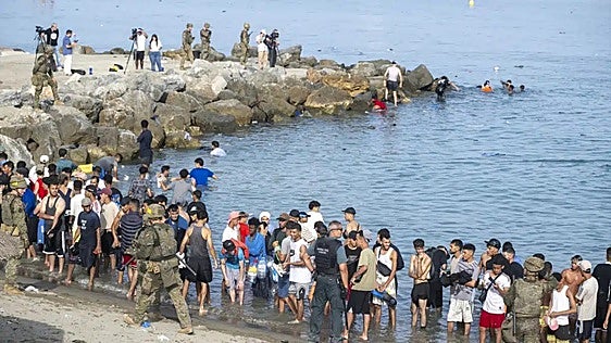 La Audiencia Nacional desmonta el relato del Gobierno sobre la avalancha de Ceuta y su defensa de Marruecos