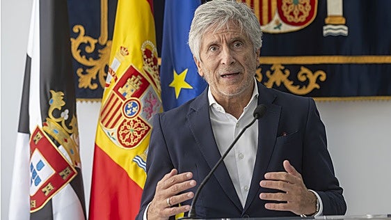 Interior pide «disculpas» a los periodistas «que se hayan sentido ofendidos» pero insiste en defender el dosier sobre ideologías
