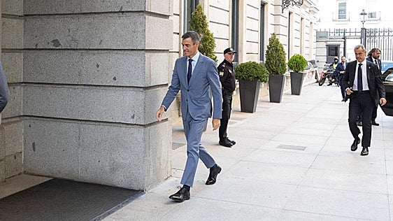 Sánchez pasa al ataque directo contra Vivas