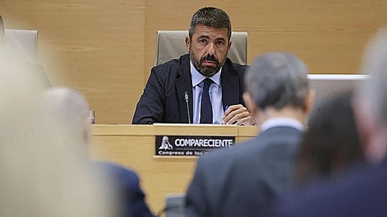 Mazón se escuda en el TSJ para defender su gestión y rechaza aportar sus mensajes de WhatsApp