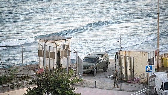 El nuevo llamamiento para asaltar Ceuta se diluye, por el momento, ante una frontera blindada