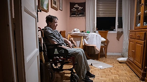 Maricarmen exhorta desde el hospital a «seguir luchando para eliminar los 'fondos buitre'»