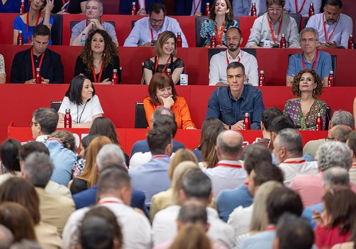 Rebeca Torró, María Jesús Montero y Cristina Narbona dirigirán la campaña del PSOE