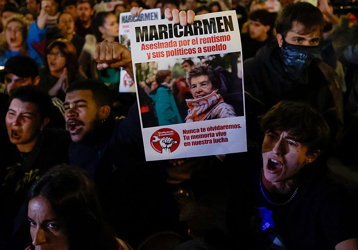 Choque en el Ayuntamiento y la Asamblea de Madrid por el minuto de silencio por Maricarmen