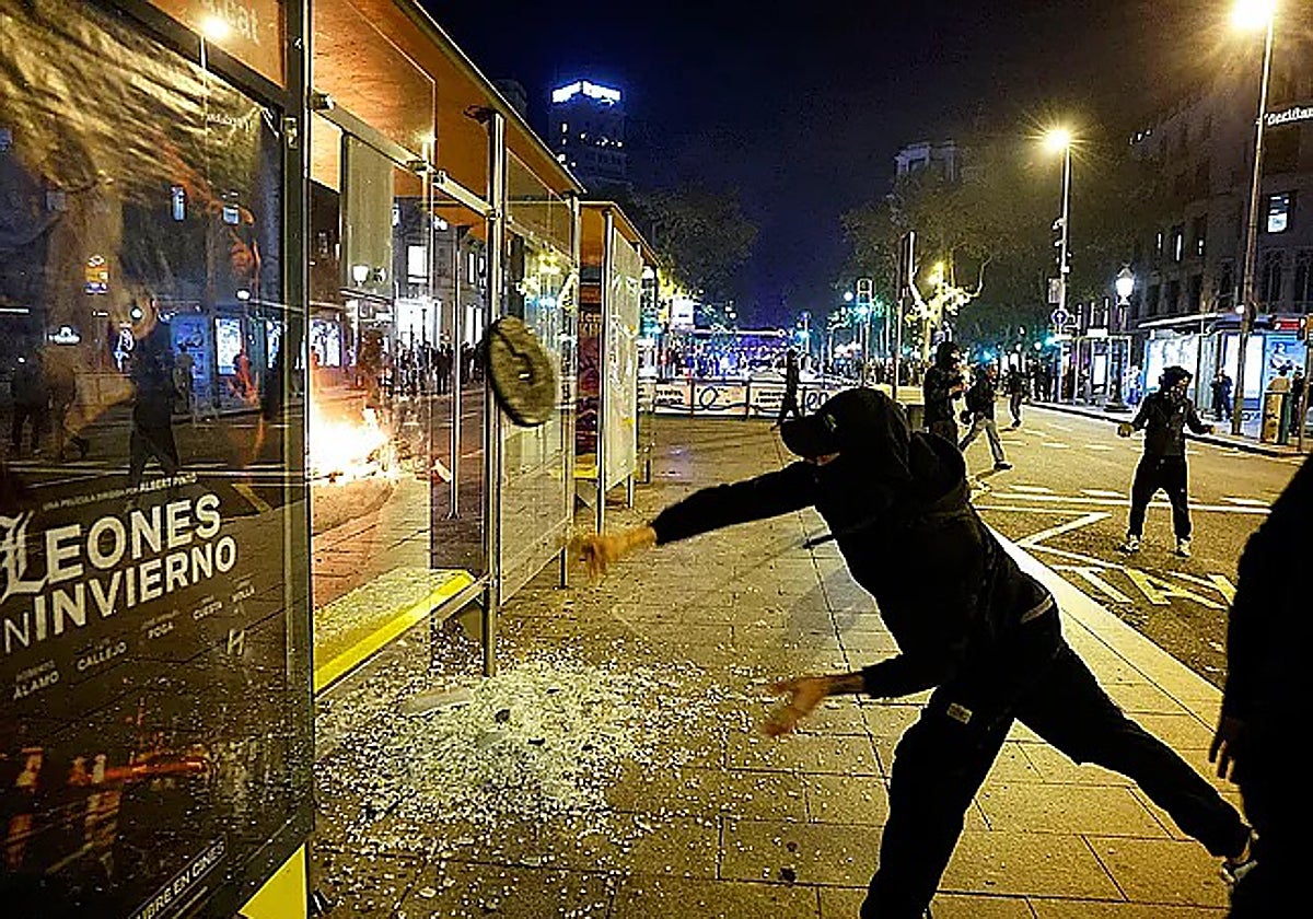 El cierre de los canales de comunicación Blocus desata una carrera entre sus administradores y las fuerzas de seguridad
