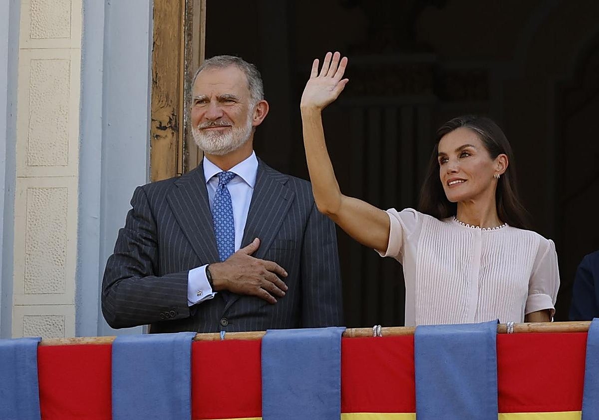 Los reyes Felipe VI y Letizia en su visita a Melilla.