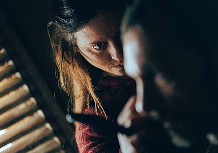 Imagen principal - Arriba, Michelle Jenner, debajo con Luisa Gavasa y en la última fotografía Pablo Derqui.