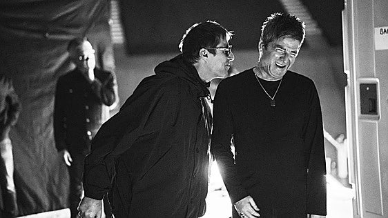 El documental que cambia el errático relato de Oasis