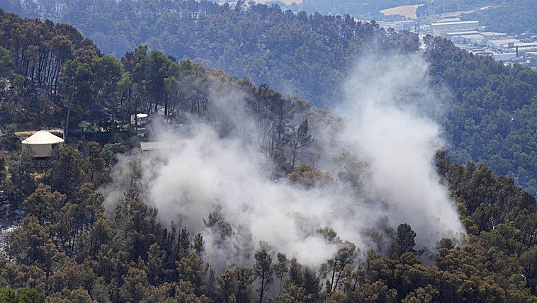 Vuelven a desconfinar Pla de Manlleu (Tarragona) por la mejora de las condiciones del incendio forestal