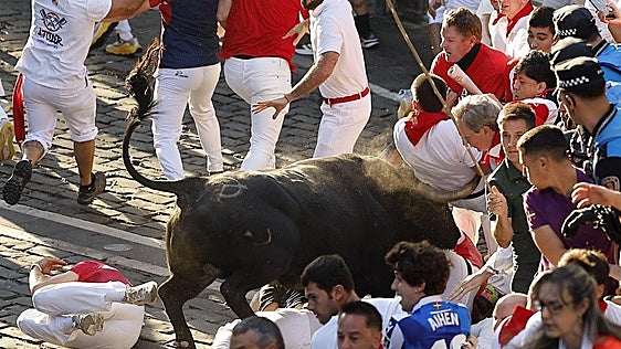 El octavo encierro de San Fermín, en imágenes