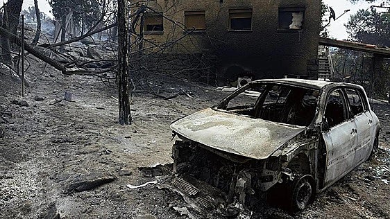 Castilla y León evacúa y reubica a más de 600 mayores de doce residencias de Ávila por el fuego