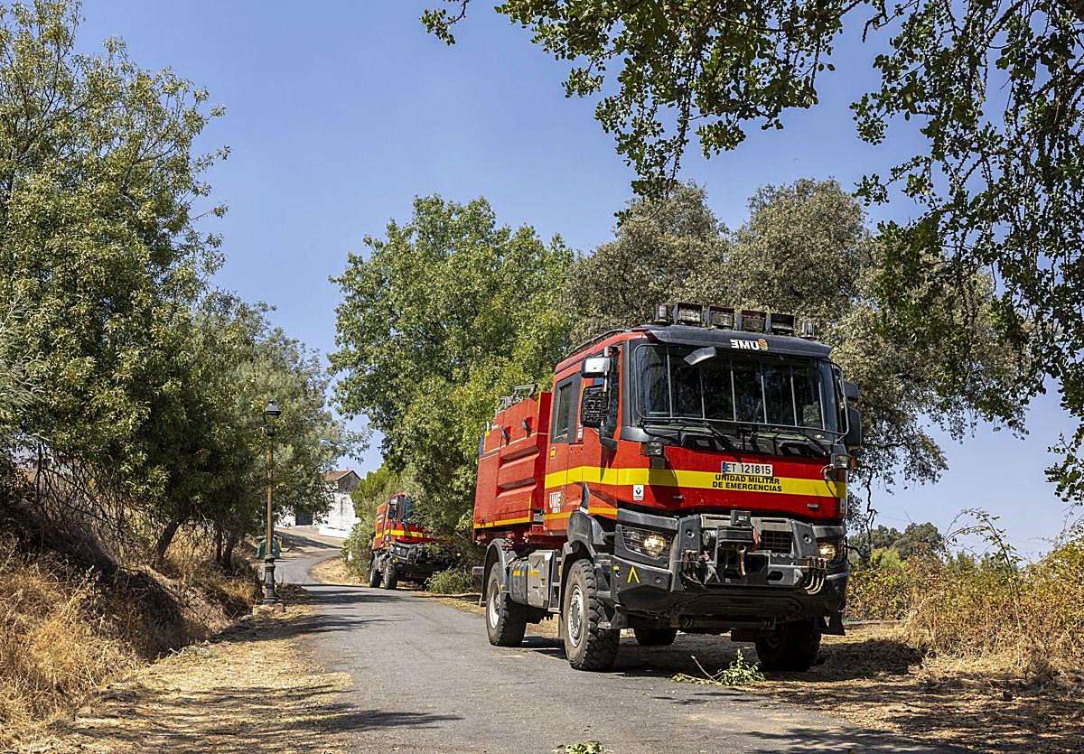 La UME realiza labores de prevención en la aldea desalojada de Marigenta