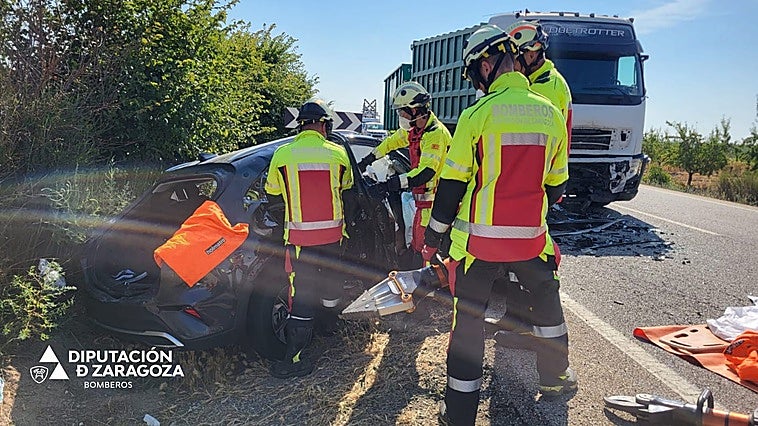 Cuatro muertos tras un accidente de tráfico en Zaragoza