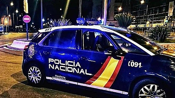 Detenido por apuñalar en el tórax a su compañero de piso, que está crítico, en Estepona