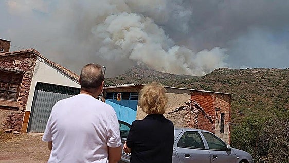 La inquietud de los vecinos de Castellón: «Estamos desconcertados, es la primera vez que vivo esto»