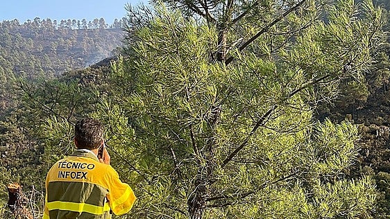 El Infocaex baja el nivel de alerta por el incendio de Las Hurdes a cero