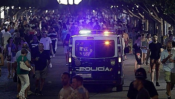 Detenido por golpear en la cabeza a otro joven con una botella en la Feria de Málaga