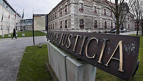 Condenan en Cantabria a doce años de prisión a un hombre que abusó de dos hermanas de corta edad