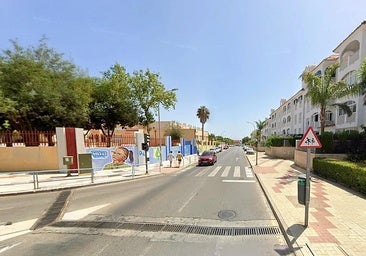 Un menor de 12 años sufre una fractura de cráneo tras ser atropellado en Málaga: el conductor, a la fuga
