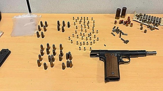 Detenido en el Casco Viejo de Vitoria tras amenazar con una pistola a varios hosteleros