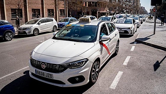 Prisión provisional, comunicada y sin fianza para el acusado de apuñalar 16 veces a un taxista en Sevilla