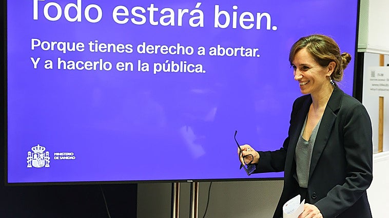 Sanidad pide a la Abogacía del Estado que obligue a Madrid a crear el registro de objetores al aborto