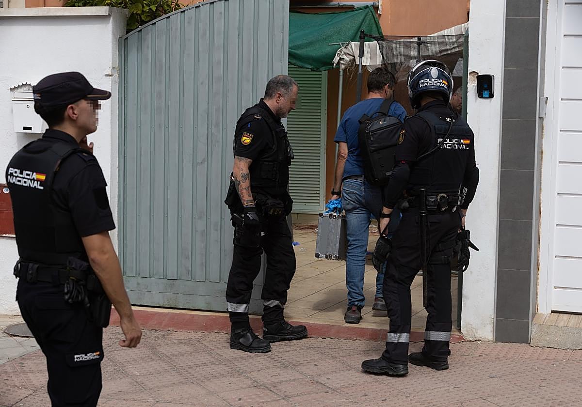 Apuñala a su pareja y luego se autolesiona en Granada