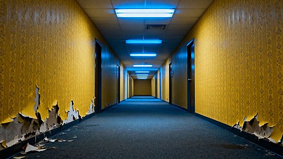 El terror de moda: ¿por qué todo el mundo habla de 'backrooms'?