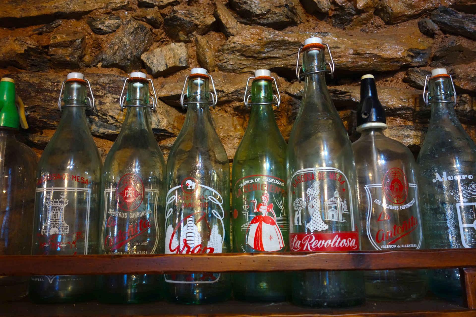 Colección de gaseosas del restaurante En Cá Milio de Valencia de Alcántara.