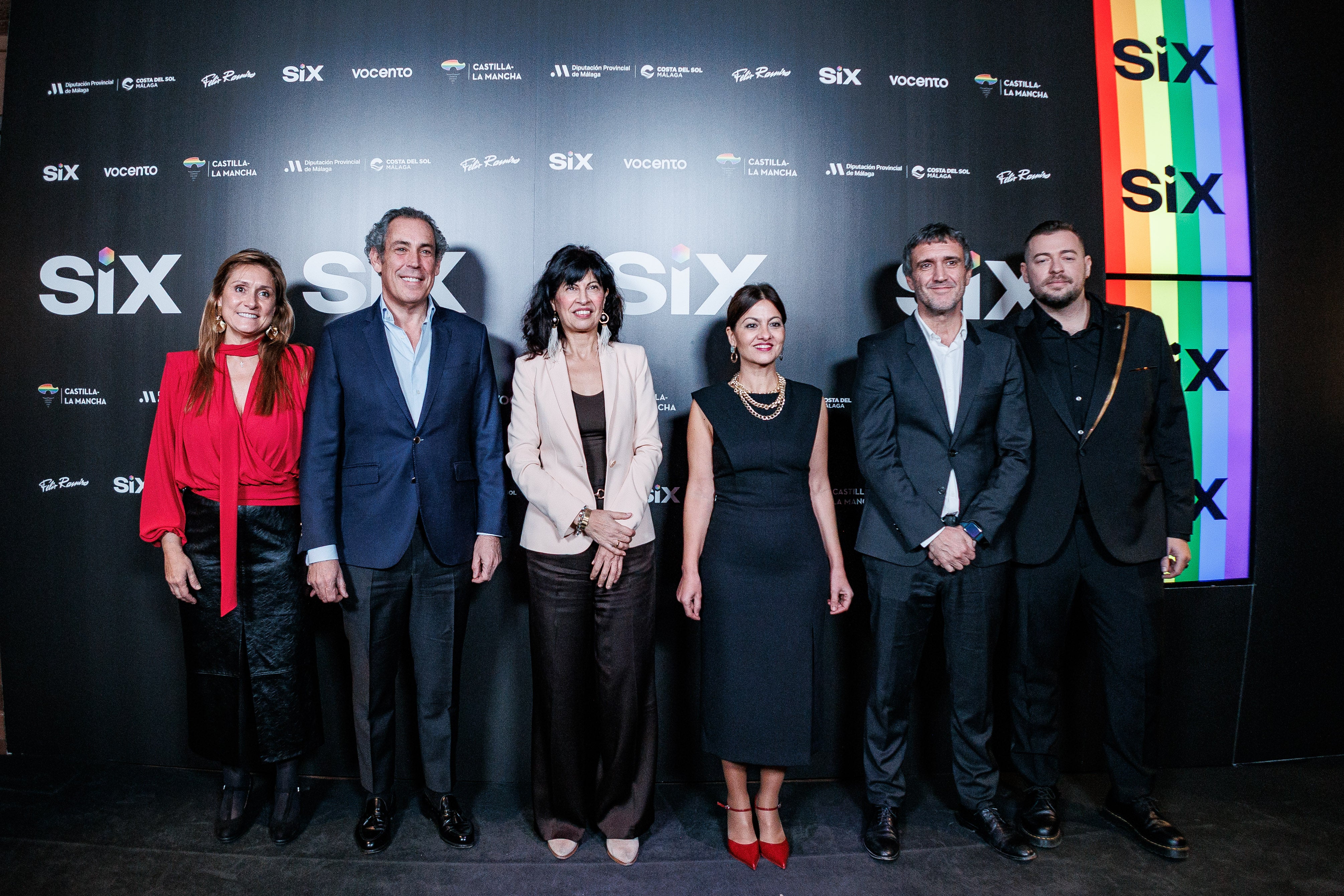 Ana Delgado, directora general de ABC; Manuel Mirat, CEO de Vocento; la ministra de Igualdad, Ana Redondo; la ministra de Juventud, Sira Rego; el director general editorial de Vocento, Fernando Belzunce, y el director de la revista SIX, Iván Gelibter.