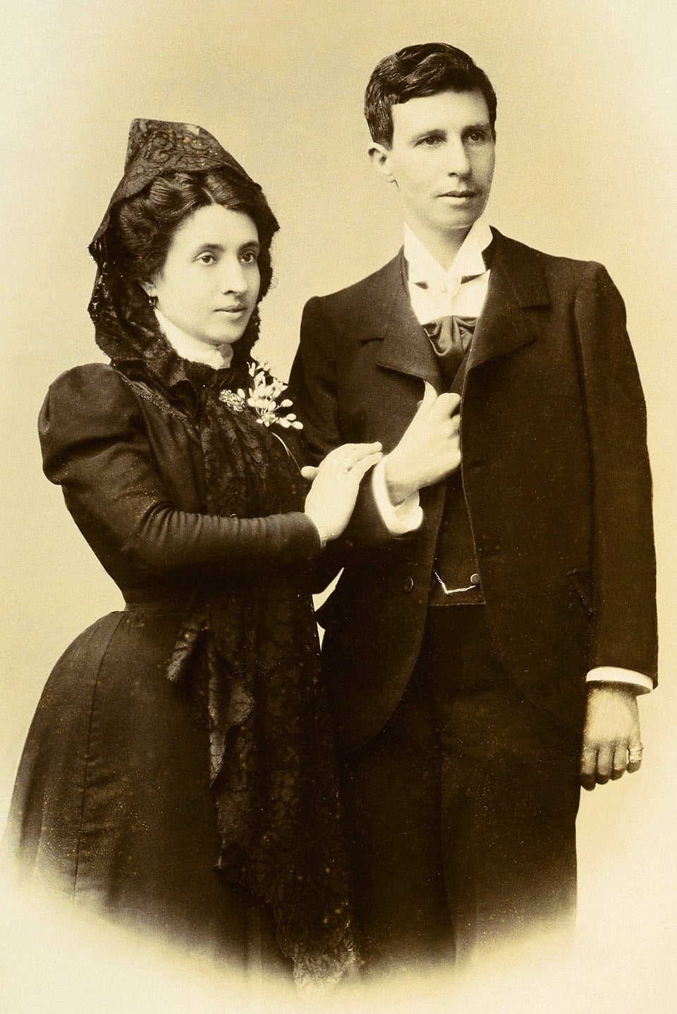 Elisa y Marcela: la historia real del primer matrimonio igualitario en España que el tiempo no pudo borrar