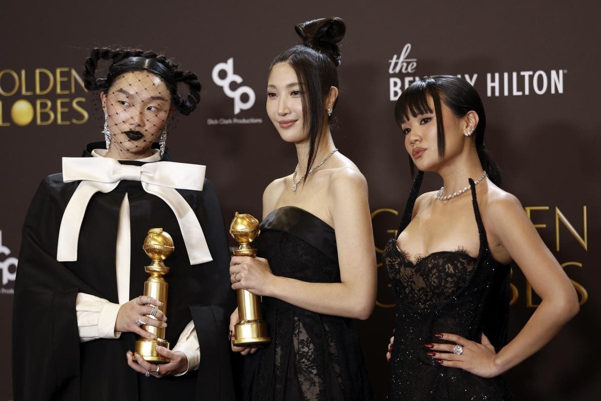 El grupo ficticio de K-Pop que suena en la radio gana un Globo de Oro
