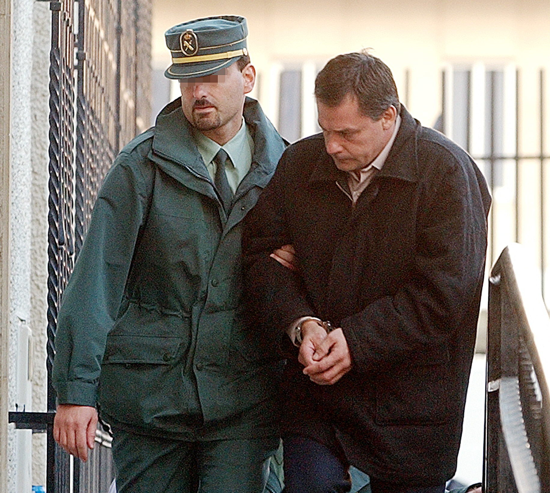 El británico Tony Alexander King es trasladado desde la prisión de Alhaurín de la Torre a los Juzgados de Fuengirola.
