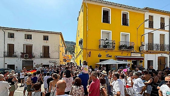 Indignación por una agresión homófoba a cinco chicas de 14 años en las fiestas de Benialí