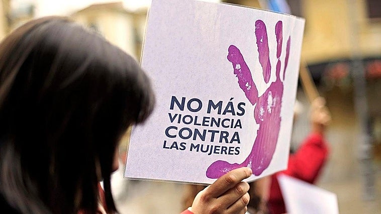 El Supremo establece que cambiar el sexo registral no borra una condena previa por violencia de género, ¿pero qué dice la Ley Trans?