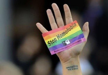 Casi la mitad de los jóvenes LGTBI+ ha tenido pensamientos suicidas antes de los 18 años