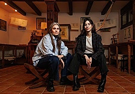 Carmen Urbita y Ana Garriga, presentadoras del podcast 'Las hijas de Felipe'.