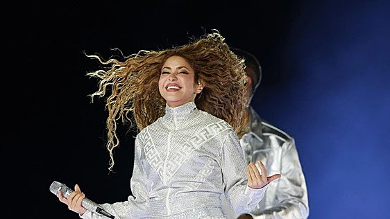 Shakira se instala en Madrid: ¿quién gana y quién pierde con el modelo de las residencias?