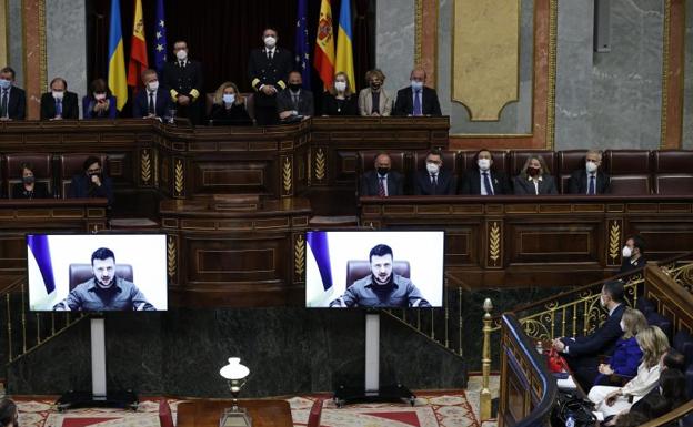 Zelenski compara en el Congreso Ucrania con el bombardeo de Guernica