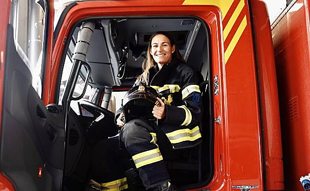 Los datos desmontan el mito: las mujeres conducen mejor que los hombres