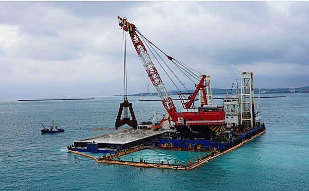 Extracción de áridos en el mar.