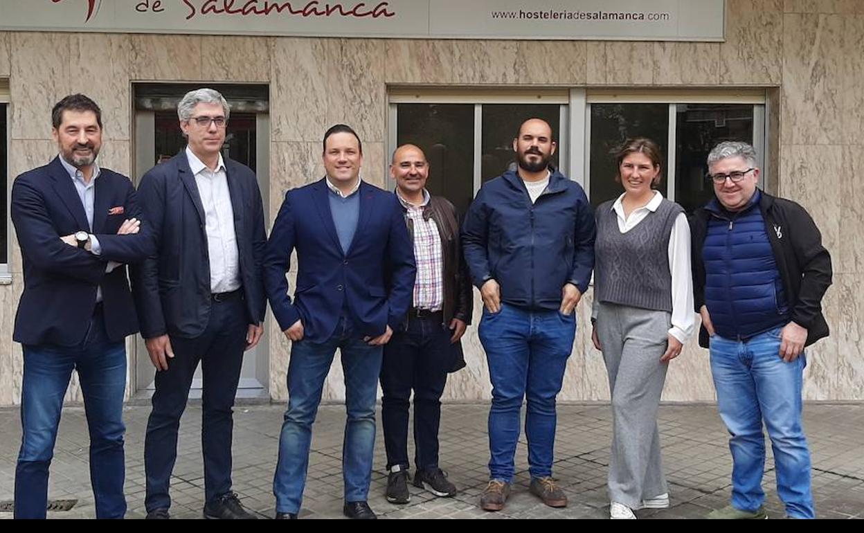 El nuevo equipo de la asociación de hosteleros