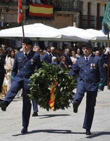 Imagen secundaria 2 - Decenas de civiles juran bandera en la Plaza Mayor de Ciudad Rodrigo