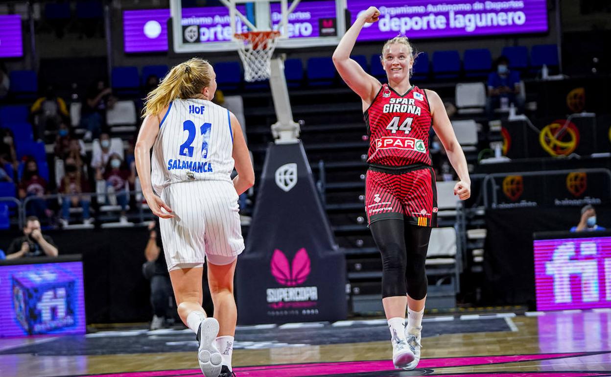 Reisingerova, ante Avenida. 