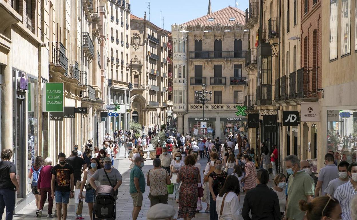 Tiendas en la calle Toro de Salamanca. 