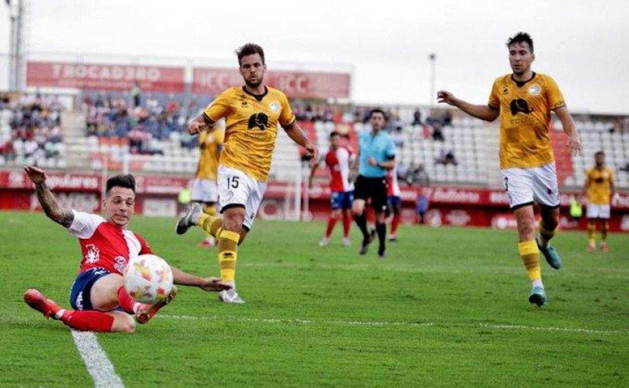 Una acción del duelo del sábado en Algeciras. 