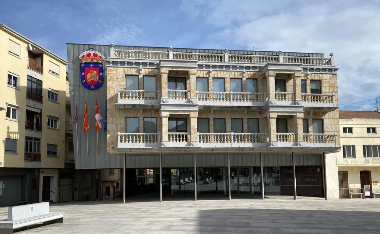 Fachada del Ayuntamiento de Guijuelo.