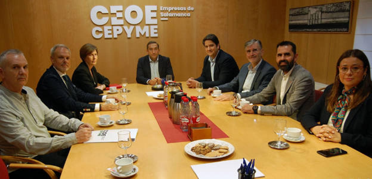 Reunión de la Asociación de Empresarios Salmantinos de Automóviles y Talleres (AESAT). 