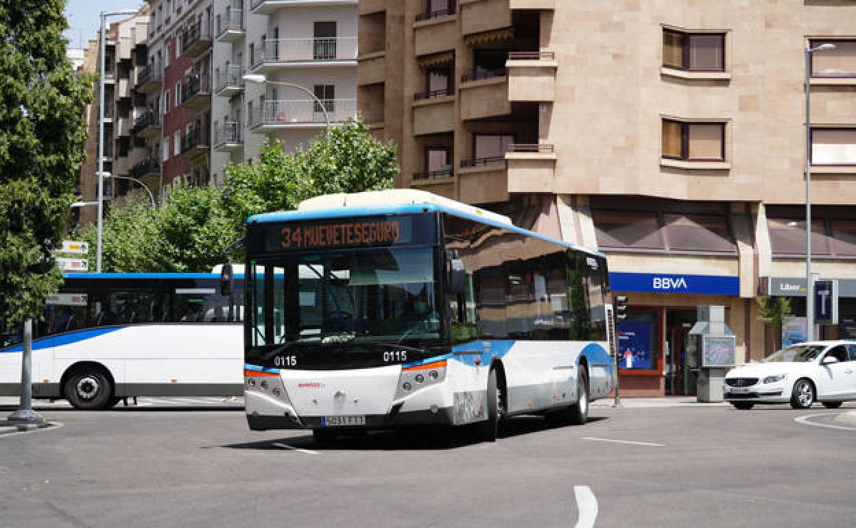 IU presenta 25 propuestas para mejorar el servicio de bus urbano y las condiciones de la plantilla