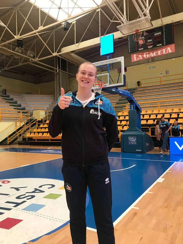 Reisingerova se pone como reto llegar al debut en la Euroliga